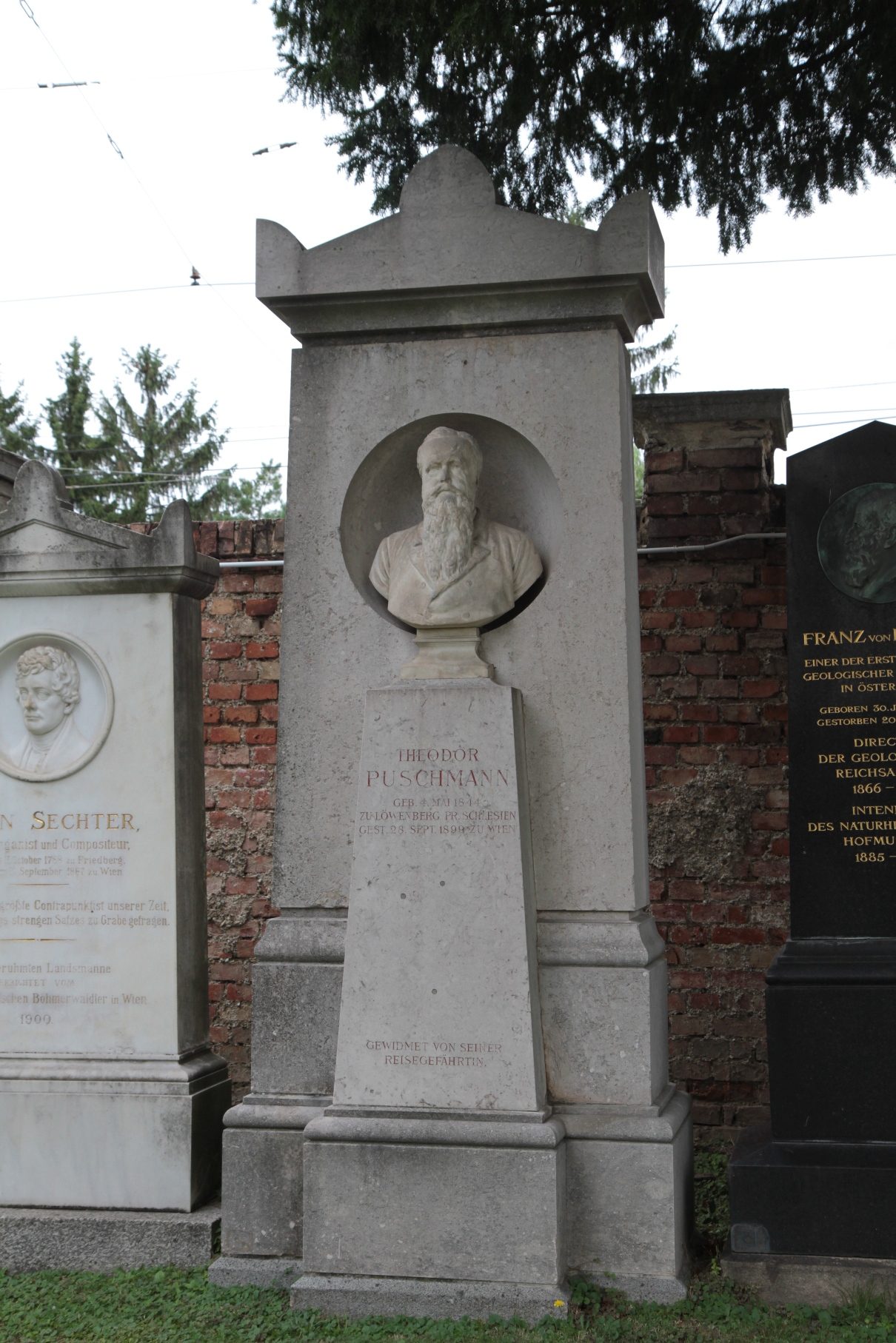 Theodor Puschmann's tomb, Vienna - 02.JPG